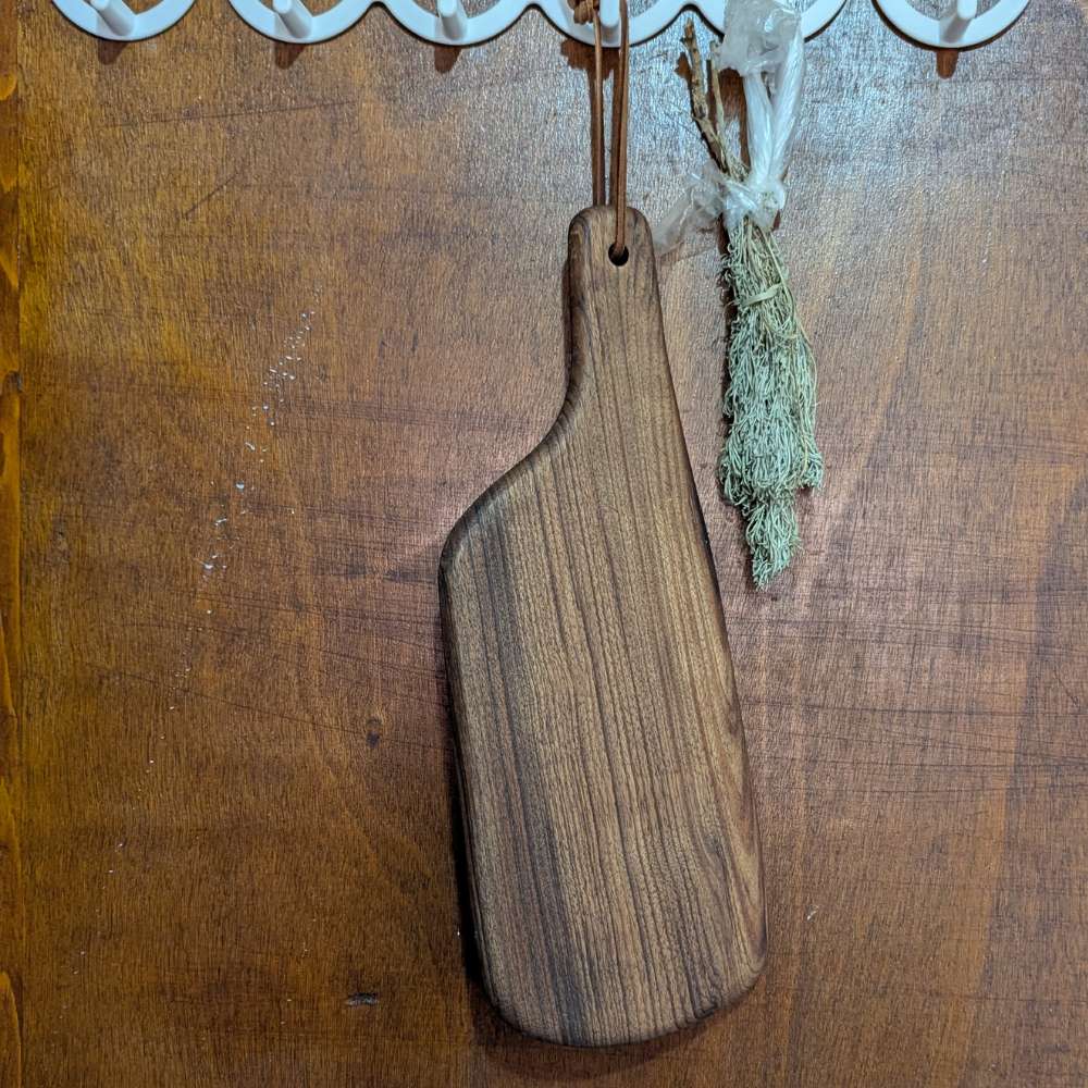 Aapon mini market -Cutting Board of Walnut wood
